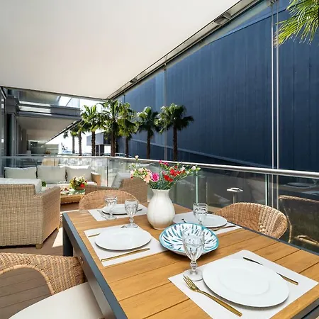 Blue Waterhouse Apartment